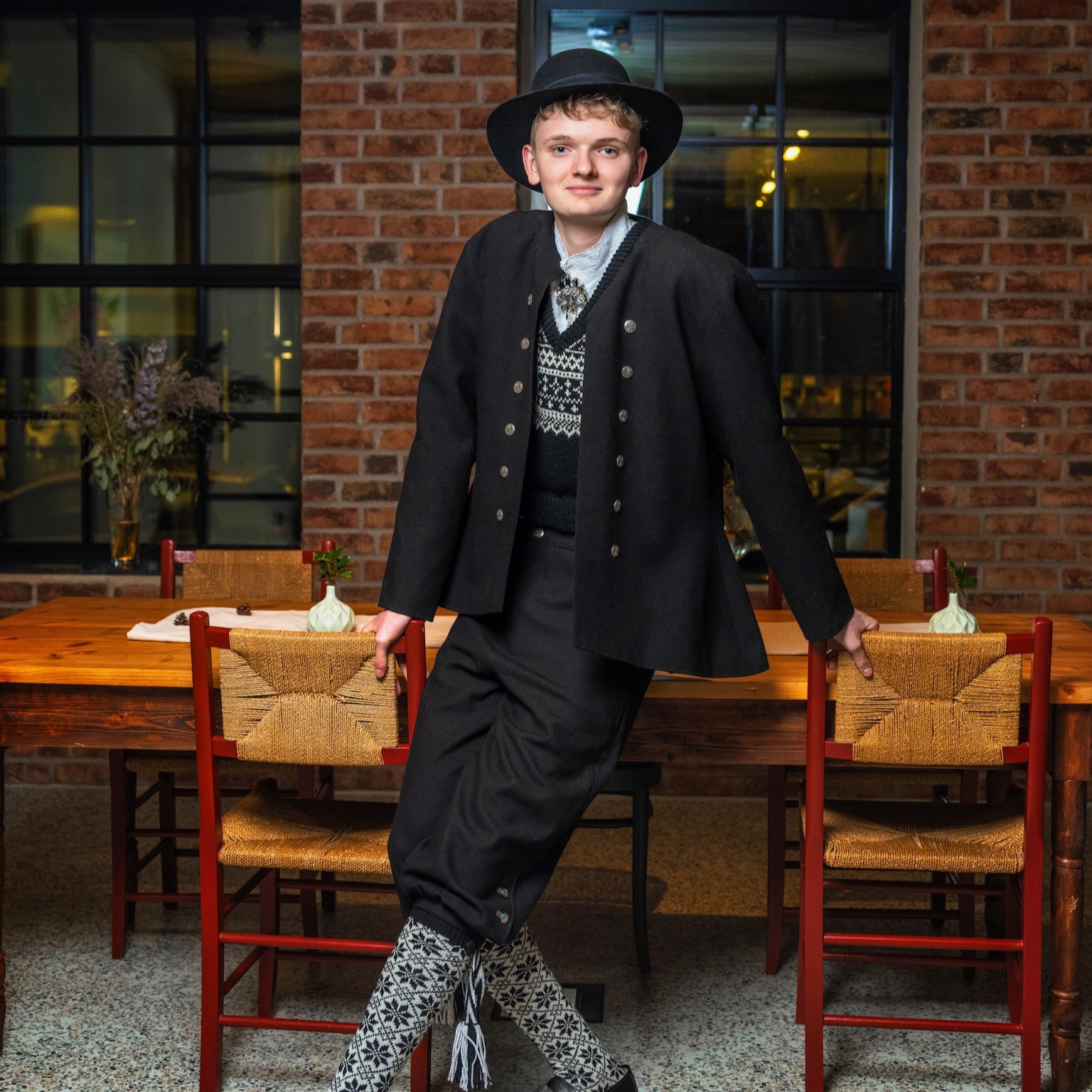 Ask herredrakt 2 Ask herredrakt