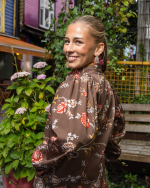 Bomullsskjorte brun med roser liberty fasong - Bilde 5