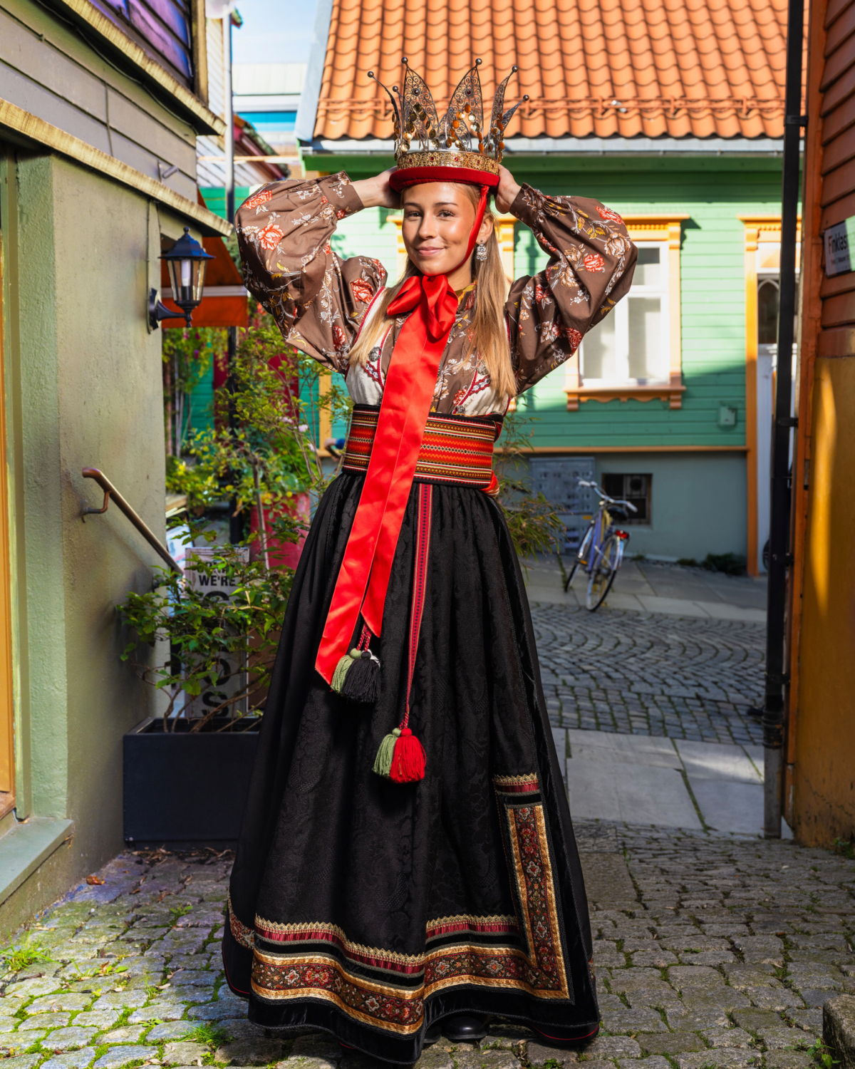 Bomullsskjorte brun med roser liberty fasong - Bilde 3
